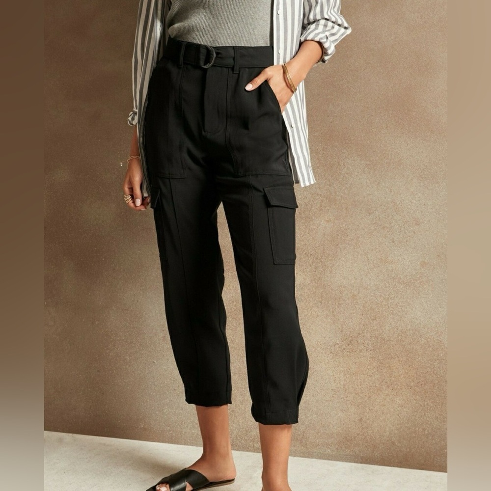 Banana Republic Factory High Rise Cargo Pants - Size 2 Petite
